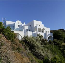 7 bed villa with pool near Akrotiri, Santorini, sleeps 14